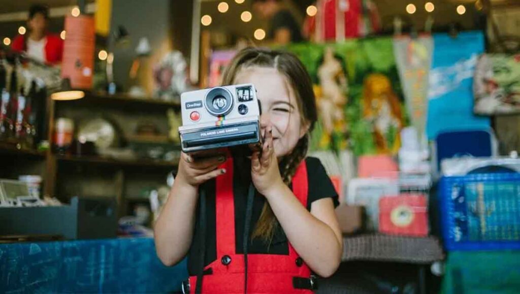 خمسة 5 أسباب لشراء كاميرا لطفلك (وثلات نصائح)